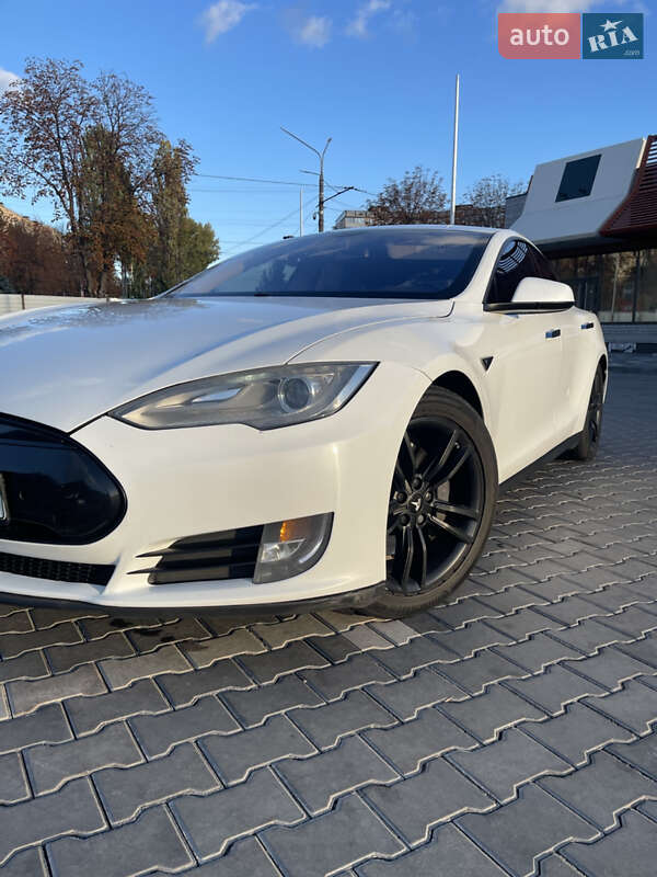 Ліфтбек Tesla Model S 2013 в Кривому Розі