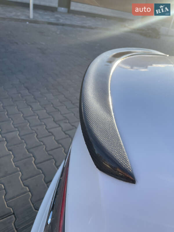 Ліфтбек Tesla Model S 2013 в Кривому Розі