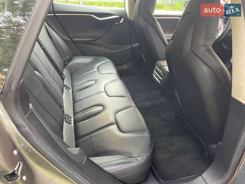 Ліфтбек Tesla Model S 2015 в Києві