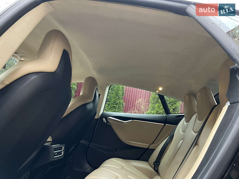 Лифтбек Tesla Model S 2015 в Львове фото 12 Лифтбек Tesla Model S 2015 в Львове