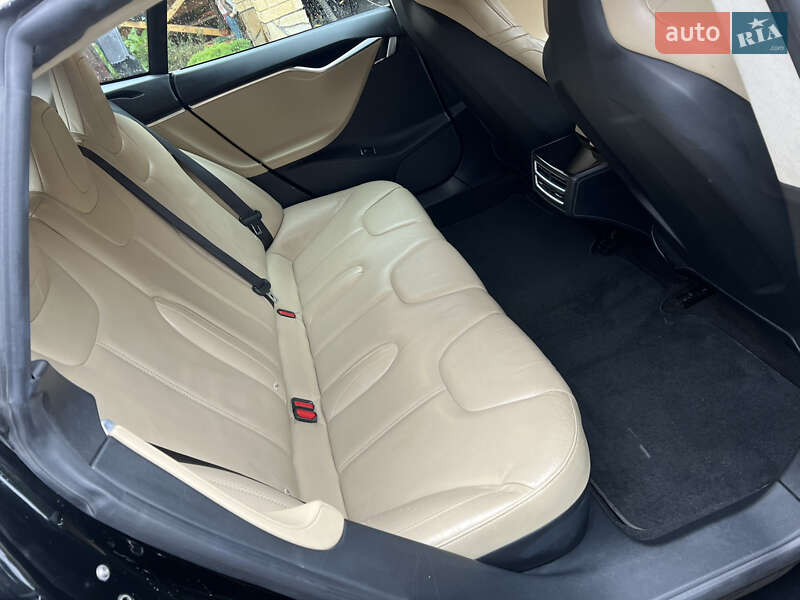 Лифтбек Tesla Model S 2015 в Львове фото 21 Лифтбек Tesla Model S 2015 в Львове