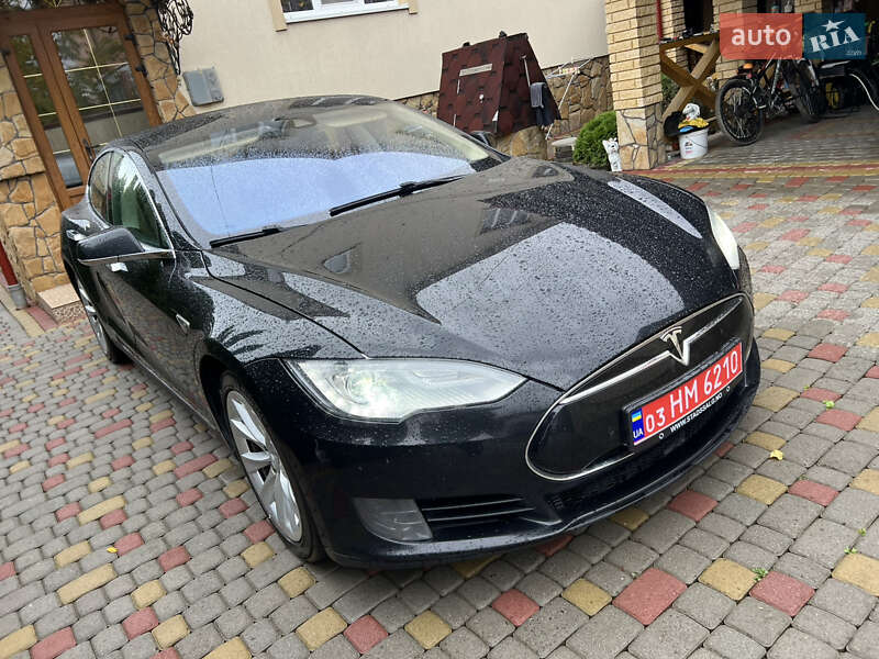 Лифтбек Tesla Model S 2015 в Львове фото 25 Лифтбек Tesla Model S 2015 в Львове