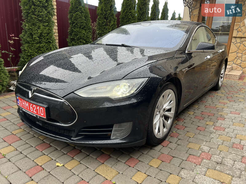 Лифтбек Tesla Model S 2015 в Львове фото 32 Лифтбек Tesla Model S 2015 в Львове