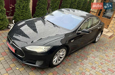 Лифтбек Tesla Model S 2015 в Львове