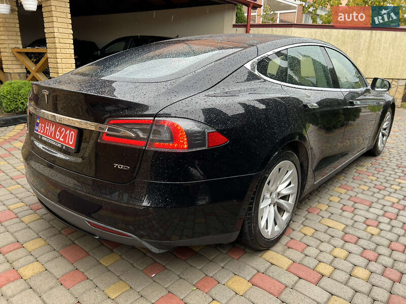 Лифтбек Tesla Model S 2015 в Львове фото 40 Лифтбек Tesla Model S 2015 в Львове