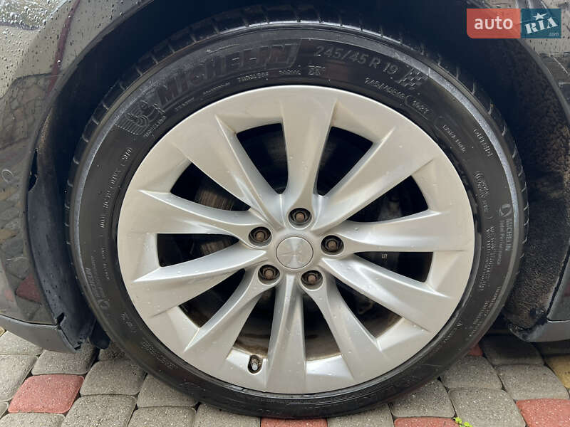 Лифтбек Tesla Model S 2015 в Львове фото 49 Лифтбек Tesla Model S 2015 в Львове