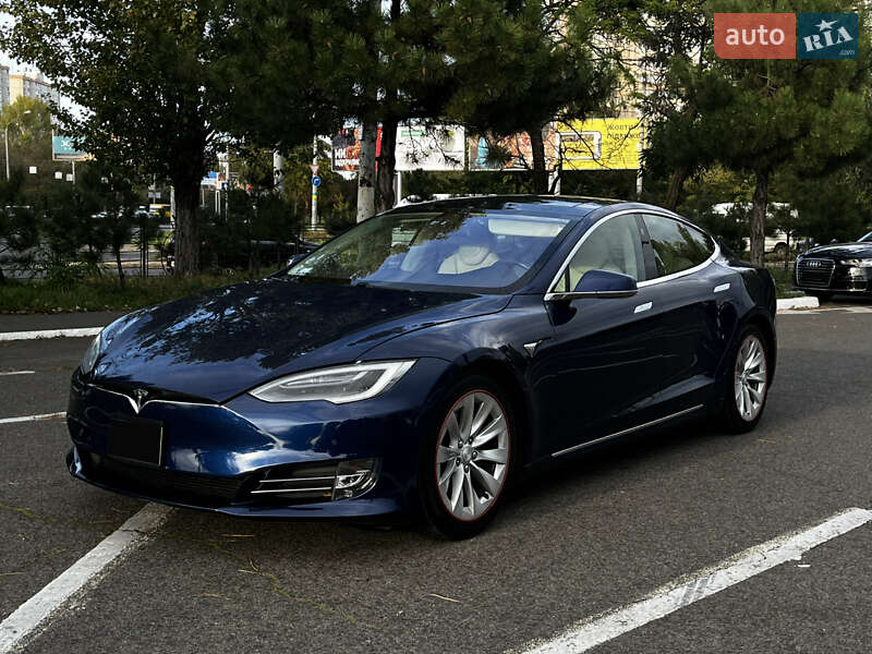 Лифтбек Tesla Model S 2017 в Одессе