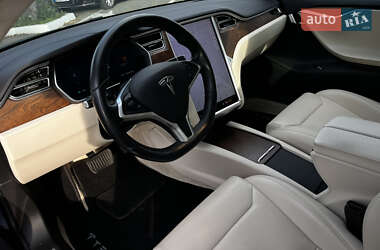 Ліфтбек Tesla Model S 2017 в  фото 13 Ліфтбек Tesla Model S 2017 в