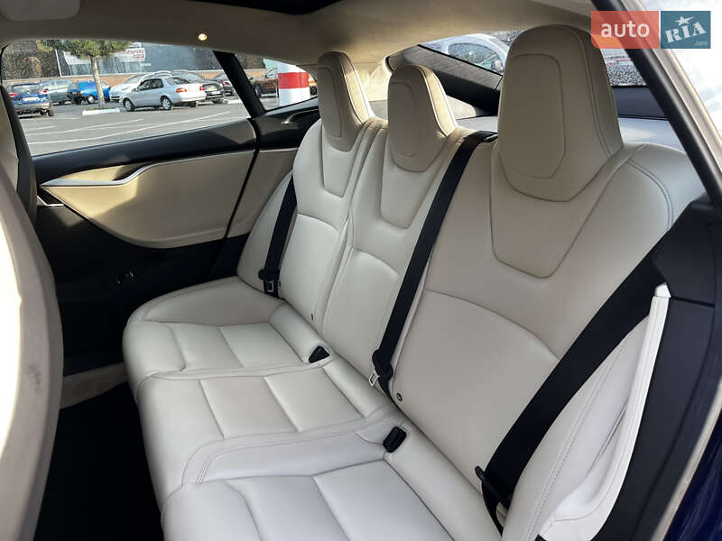 Лифтбек Tesla Model S 2017 в Одессе