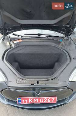 Лифтбек Tesla Model S 2014 в 
