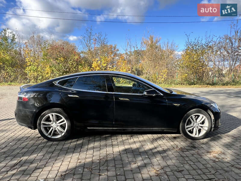 Лифтбек Tesla Model S 2015 в Львове фото 7 Лифтбек Tesla Model S 2015 в Львове