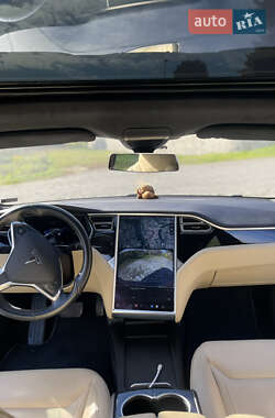 Ліфтбек Tesla Model S 2016 в 