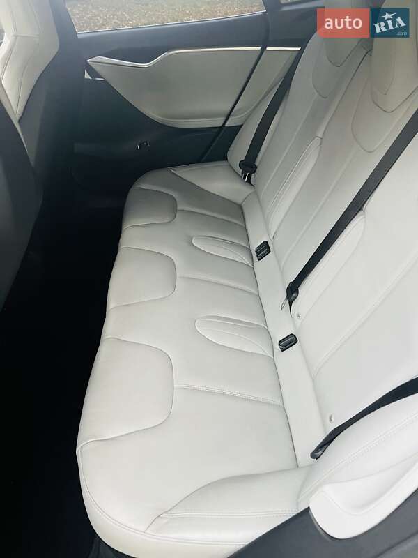 Лифтбек Tesla Model S 2015 в Харькове