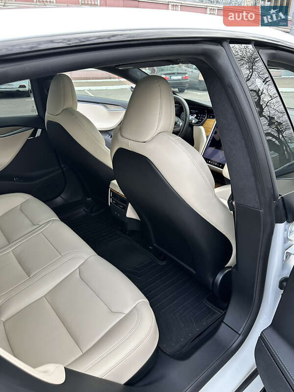 Ліфтбек Tesla Model S 2020 в Одесі фото 18 Ліфтбек Tesla Model S 2020 в Одесі