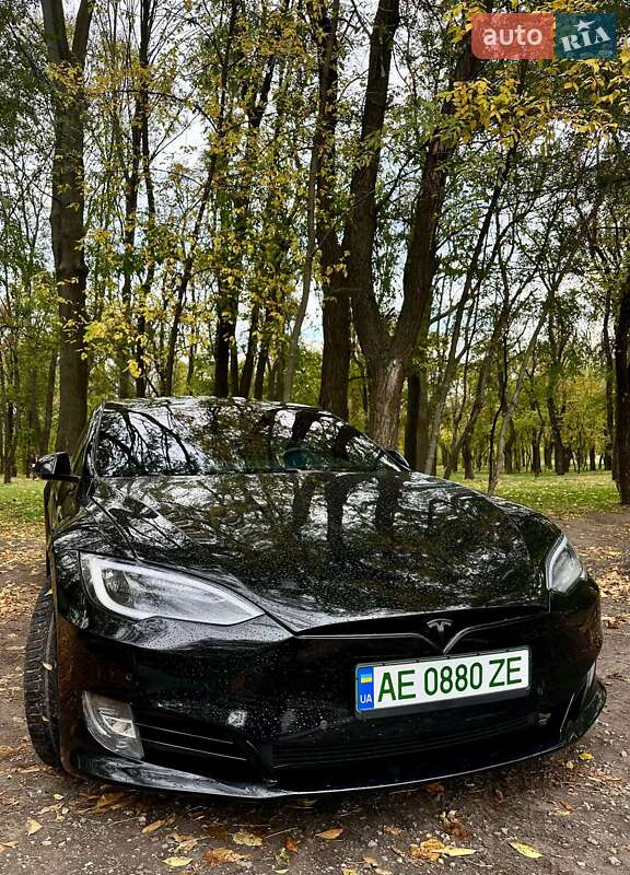 Tesla Model S 2018
