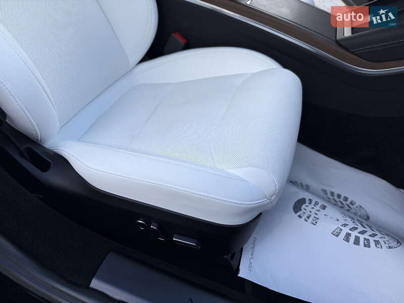 Лифтбек Tesla Model S 2024 в Дрогобыче