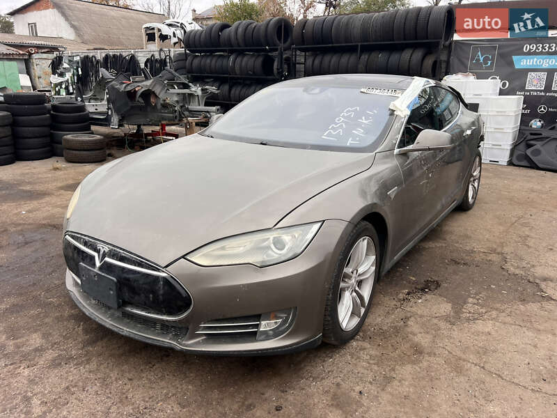 Ліфтбек Tesla Model S 2016 в Вінниці фото 2 Ліфтбек Tesla Model S 2016 в Вінниці