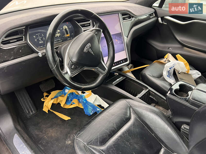 Ліфтбек Tesla Model S 2016 в Вінниці фото 10 Ліфтбек Tesla Model S 2016 в Вінниці