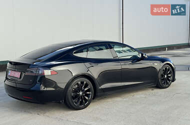 Лифтбек Tesla Model S 2016 в 