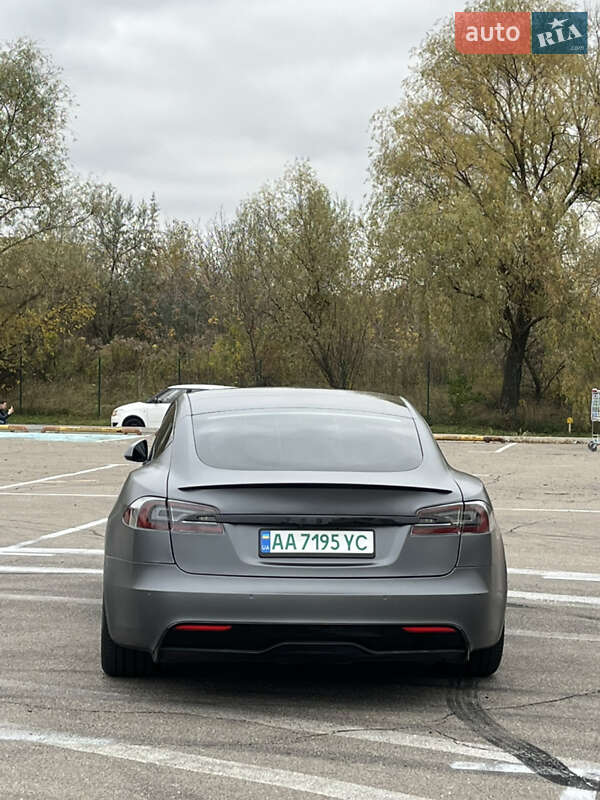 Ліфтбек Tesla Model S 2021 в Києві