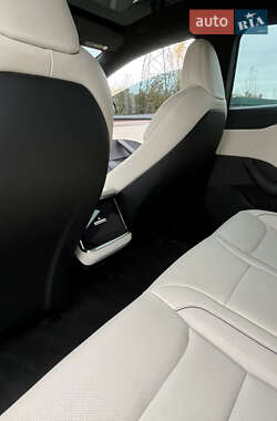 Лифтбек Tesla Model S 2021 в 