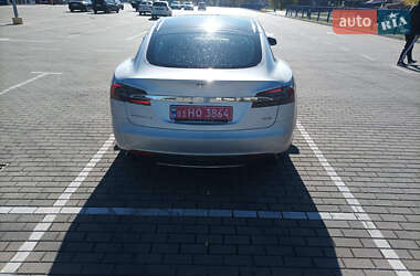 Лифтбек Tesla Model S 2015 в 