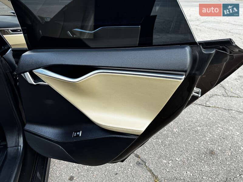 Лифтбек Tesla Model S 2013 в Кропивницком фото 19 Лифтбек Tesla Model S 2013 в Кропивницком