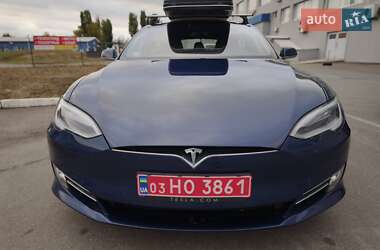 Лифтбек Tesla Model S 2017 в Киеве