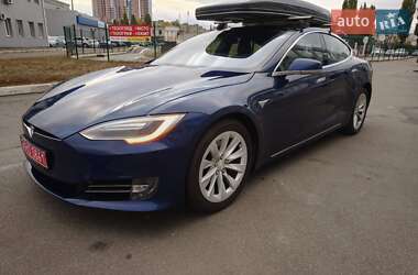 Лифтбек Tesla Model S 2017 в Киеве