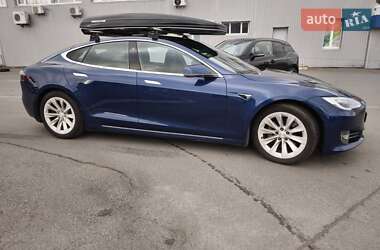 Лифтбек Tesla Model S 2017 в Киеве