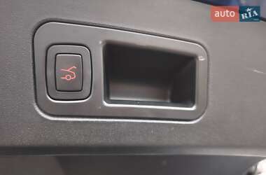 Лифтбек Tesla Model S 2017 в Киеве