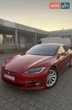 Лифтбек Tesla Model S 2016 в 
