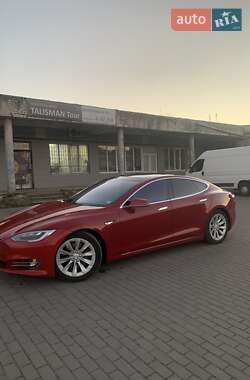 Лифтбек Tesla Model S 2016 в 