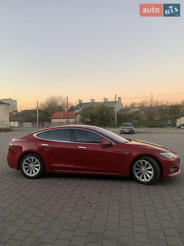 Лифтбек Tesla Model S 2016 в Львове фото 18 Лифтбек Tesla Model S 2016 в Львове
