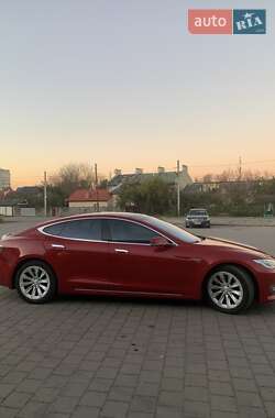 Лифтбек Tesla Model S 2016 в 