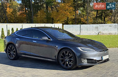 Лифтбек Tesla Model S 2017 в 