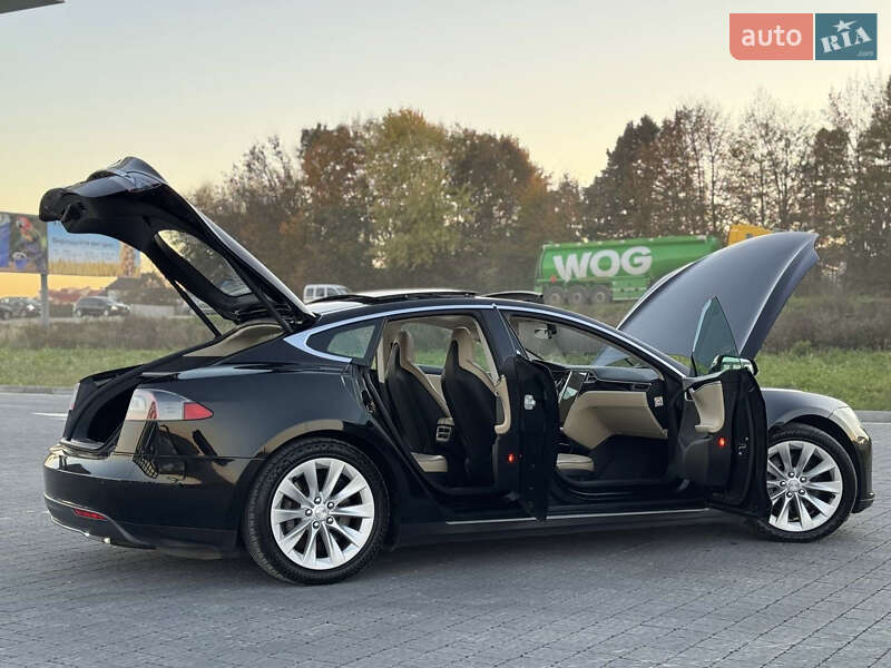 Ліфтбек Tesla Model S 2014 в Львові фото 12 Ліфтбек Tesla Model S 2014 в Львові