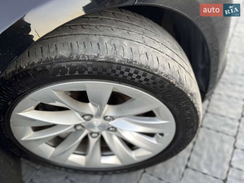 Ліфтбек Tesla Model S 2014 в Львові фото 33 Ліфтбек Tesla Model S 2014 в Львові