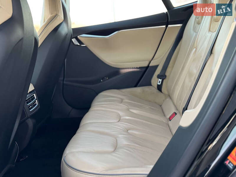 Ліфтбек Tesla Model S 2014 в Львові фото 49 Ліфтбек Tesla Model S 2014 в Львові