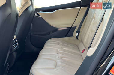 Лифтбек Tesla Model S 2014 в 