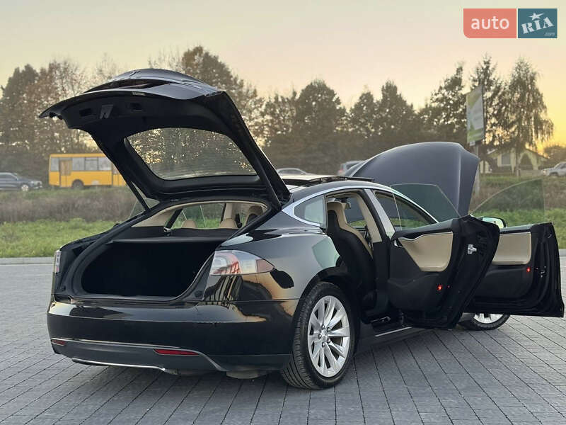 Ліфтбек Tesla Model S 2014 в Львові фото 54 Ліфтбек Tesla Model S 2014 в Львові