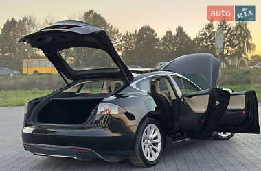 Лифтбек Tesla Model S 2014 в 