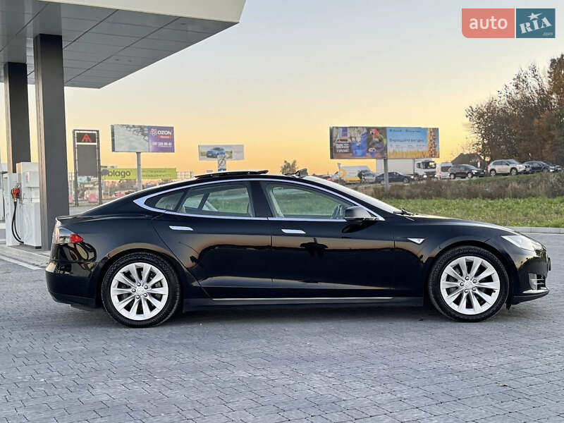 Ліфтбек Tesla Model S 2014 в Львові фото 57 Ліфтбек Tesla Model S 2014 в Львові