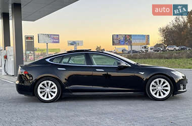 Лифтбек Tesla Model S 2014 в 