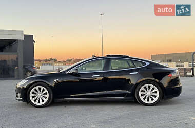 Лифтбек Tesla Model S 2014 в 
