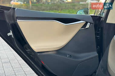 Лифтбек Tesla Model S 2014 в 