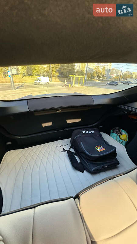 Лифтбек Tesla Model S 2015 в Днепре фото 7 Лифтбек Tesla Model S 2015 в Днепре
