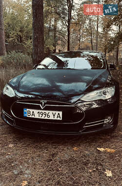Лифтбек Tesla Model S 2014 в Киеве