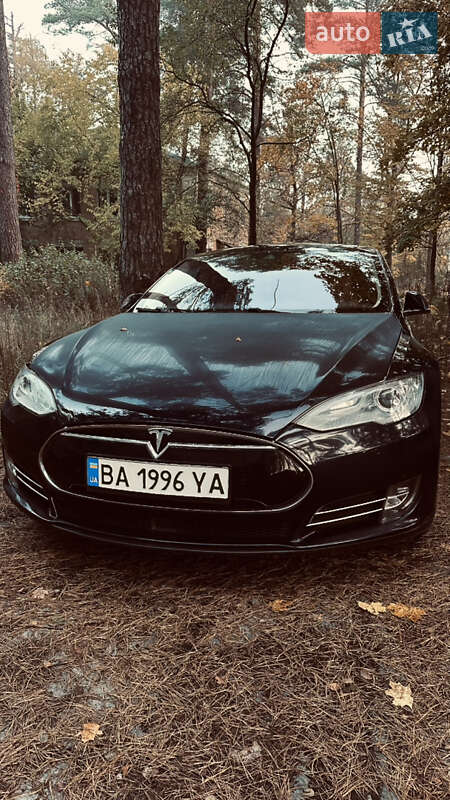 Tesla Model S 2014