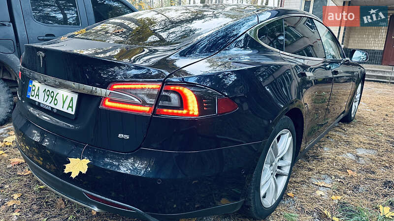 Ліфтбек Tesla Model S 2014 в Києві фото 10 Ліфтбек Tesla Model S 2014 в Києві